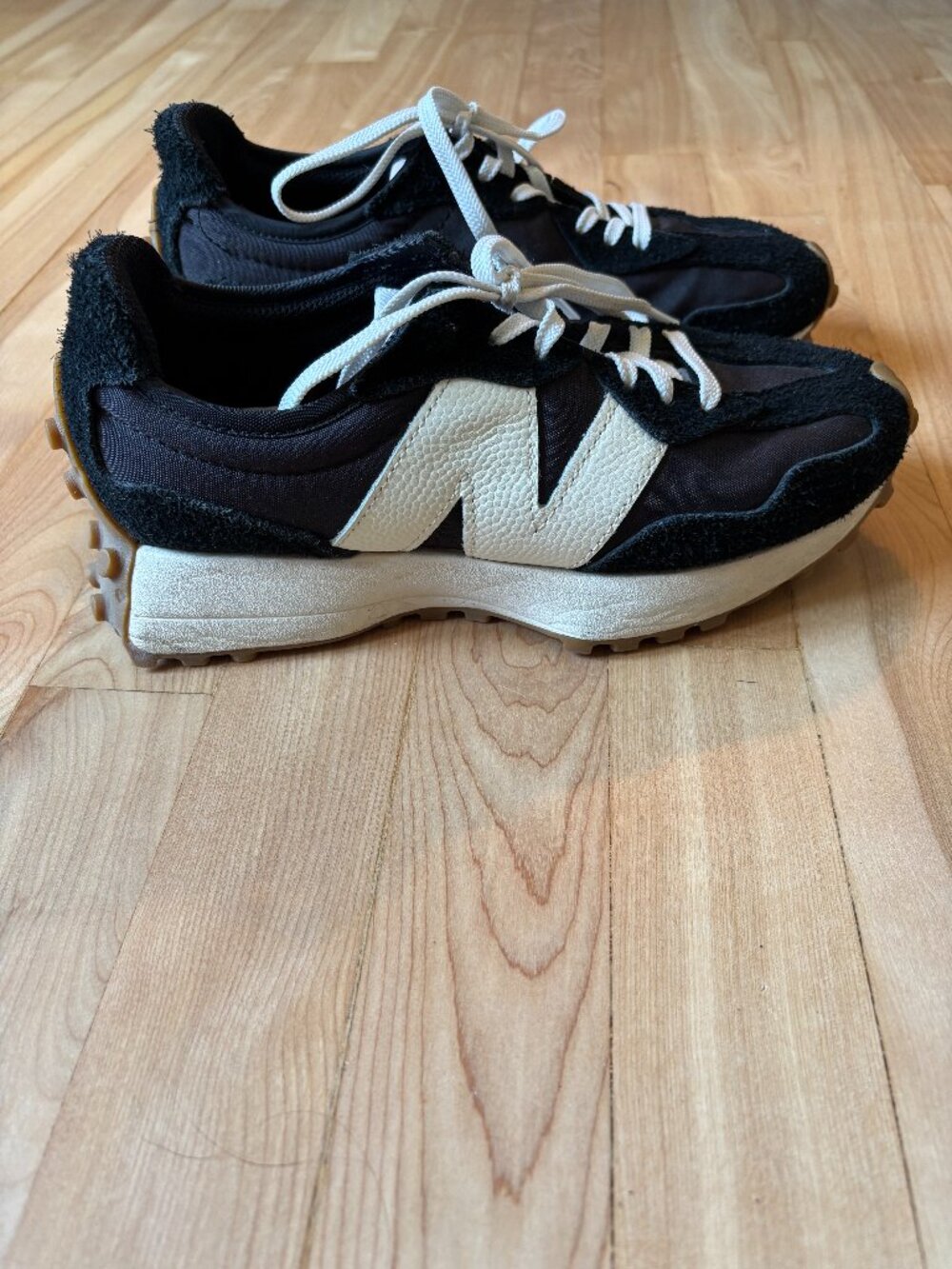 New Balance 327